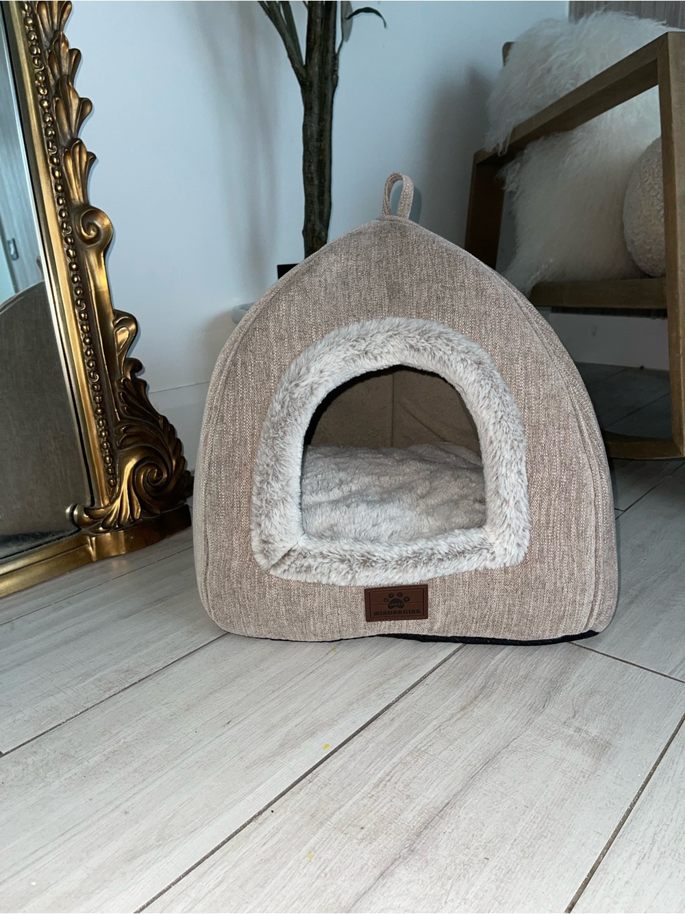 🐾🩷aesthetic white/tan fur dog bed, BRAND NEW PERFECT condition  🩷🐾
